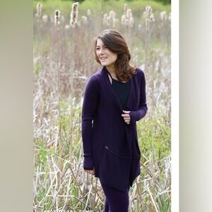 Lululemon Resolution Wrap
Heathered Deep Zinfandel size 6